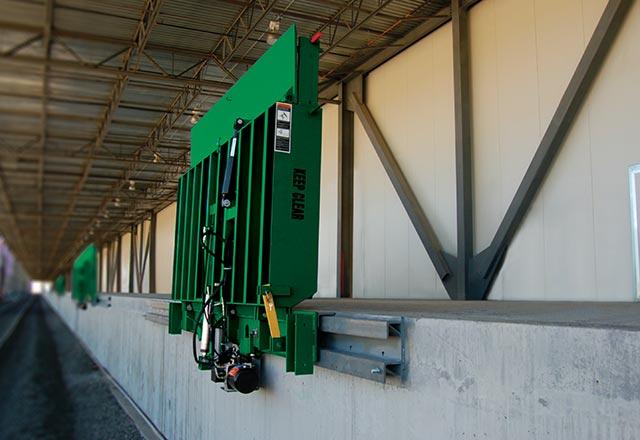 Kelley rail dock vertical leveler system